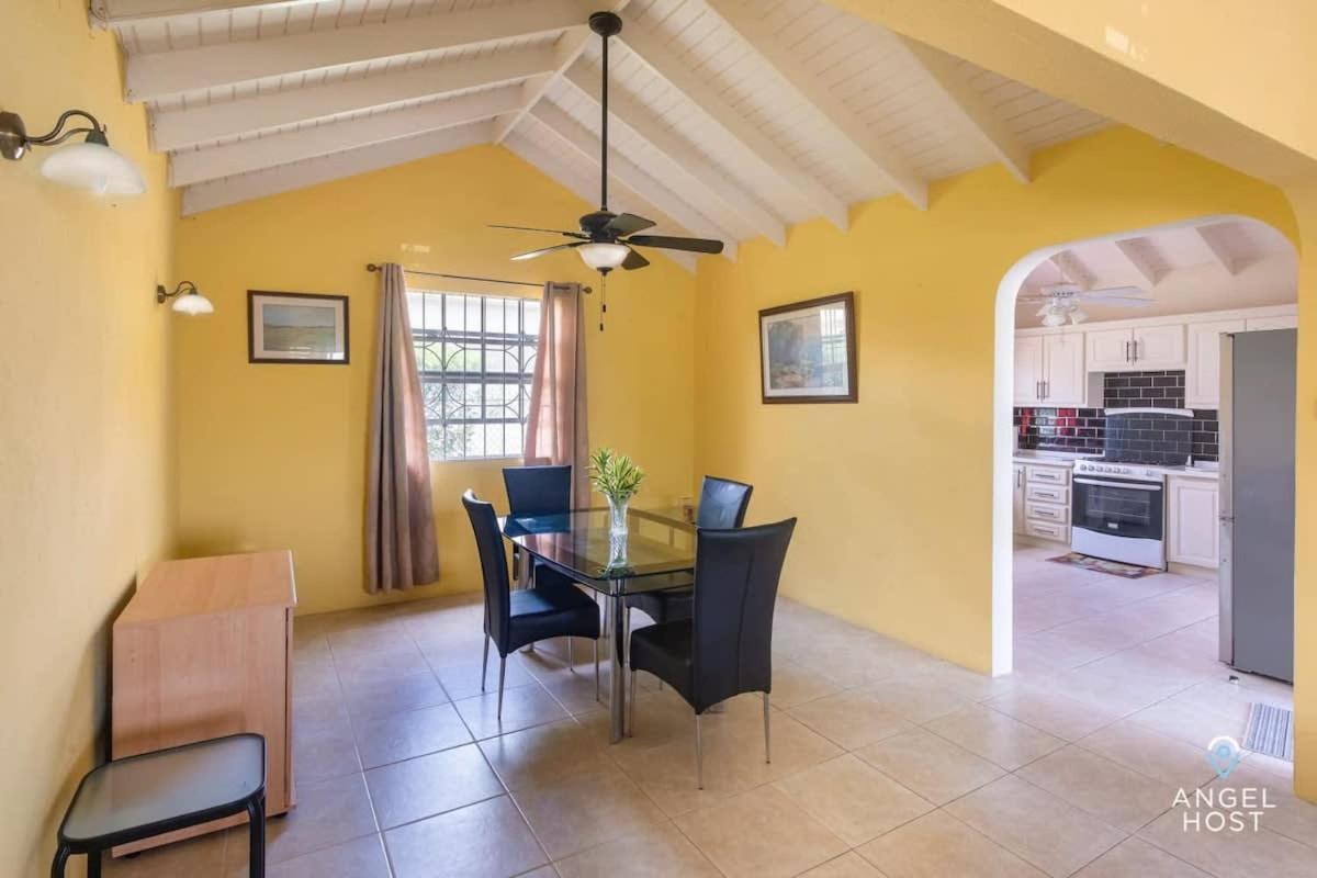 Beachy Cottage I Kitchen I Wi-Fi I Shaded Cabana I Parking Saint Philip Exterior photo