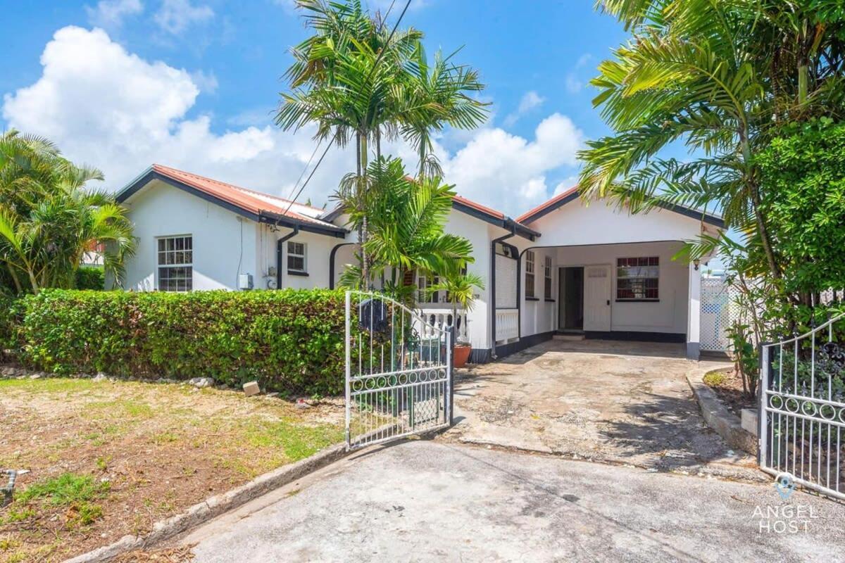 Beachy Cottage I Kitchen I Wi-Fi I Shaded Cabana I Parking Saint Philip Exterior photo